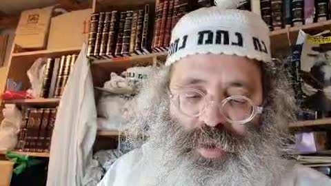 כל המתמים עצמו הקב"ה מתמים עמו שנאמר עם חסיד תתחסד עם גבר תמים תתמם - שיר נ נח מסכת נדרים דף לב