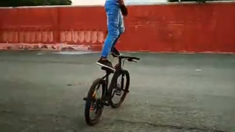 Freestyle on cycle