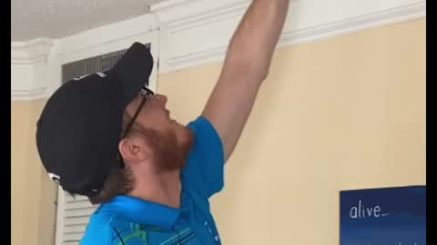 Boyfriend Comes Over to Take Care of a Cockroach