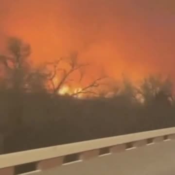 “重要新聞”二月底，美國德州狹長地帶不明大火，兇猛火勢延燒100萬英畝土地！這是該州歷史上第二大火災，除了土地、動物們受害，也導致核武器設施短暫暫停營運（一）