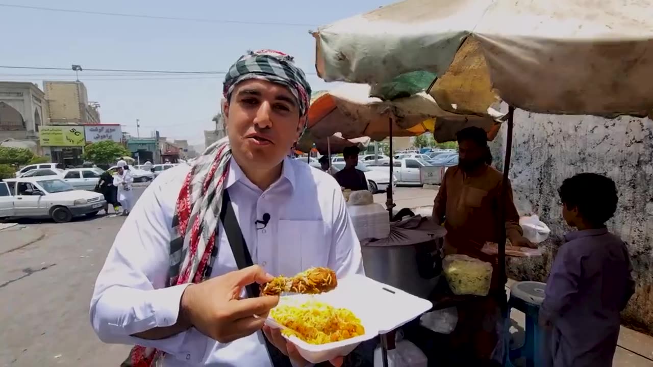 Food tour of Balochistan Street Food! Biryani, Pakora & Spicy chicken!!