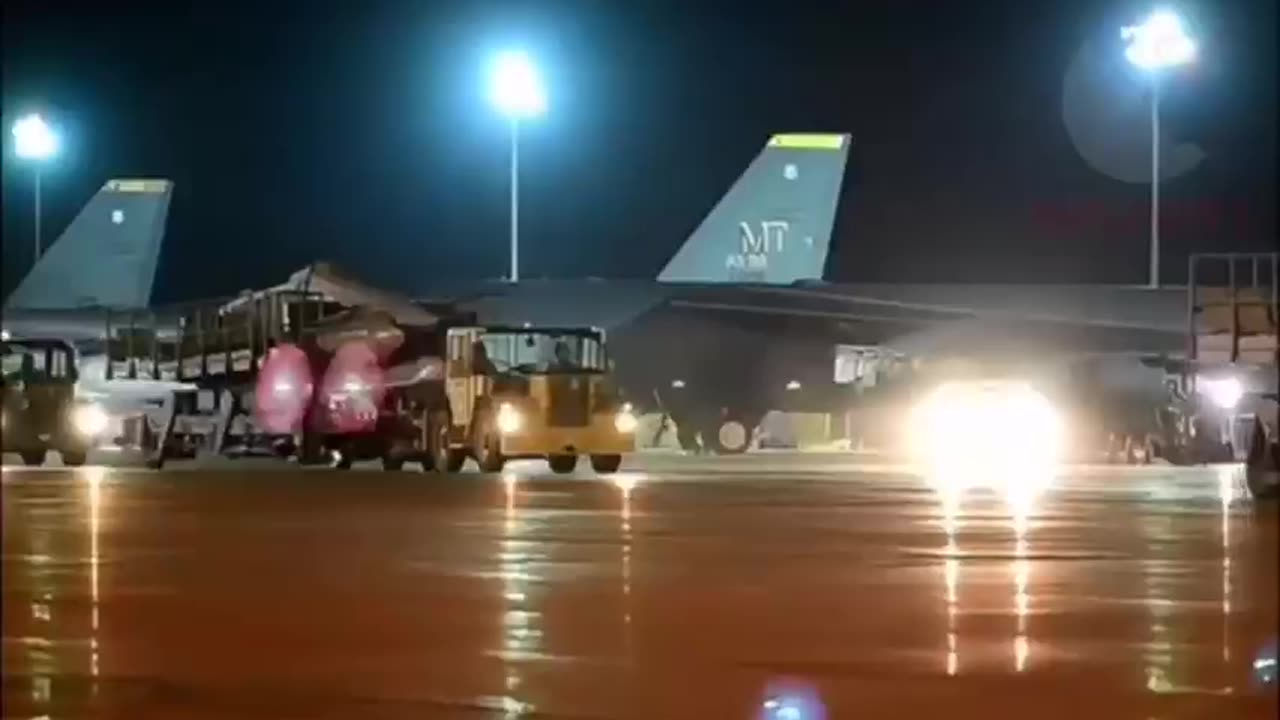 SHOCK VIDEO: A B-52H Long-Range Bombers Being Loaded With Nuclear Warheads IS THIS WHAT'S NEXT?