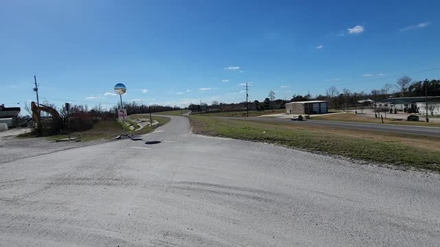 FAST BICYCLES AT MISSISSIPPI RIVER LEVY