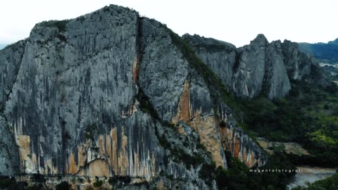 AMAZING... THE MOST BEAUTIFUL ANCIENT STONE MOUNTAIN IN THE WORLD IS AT ENREKANG