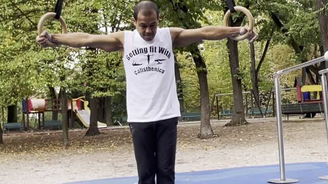 Calisthenics Rings training