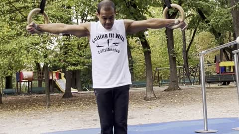 Calisthenics Rings training