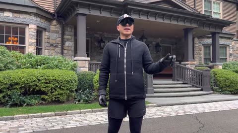20221003文贵先生GETTR：尊敬的战友们好…..七哥的小视频来啦…..哈梅内伊闹出的拙略笑话和共产党所面临的空前危机