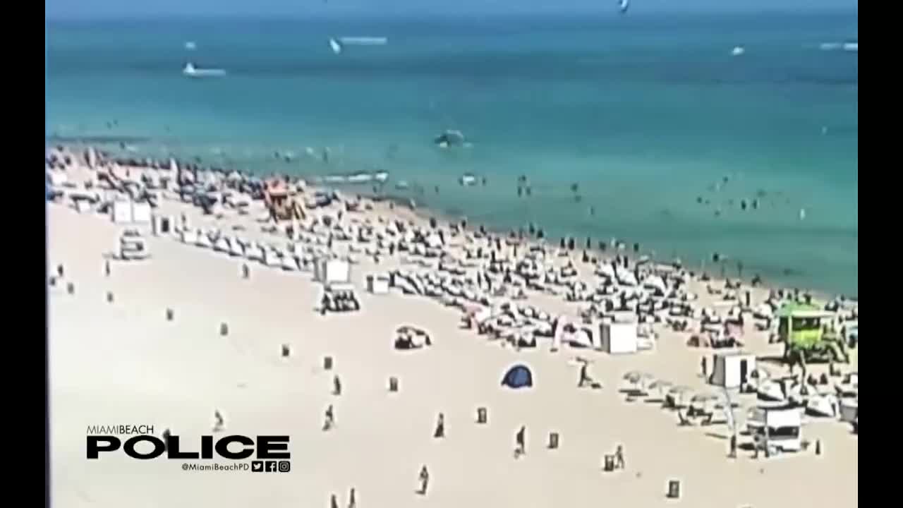 Helicóptero se estrella cerca a la playa de Miami Beach, en Florida