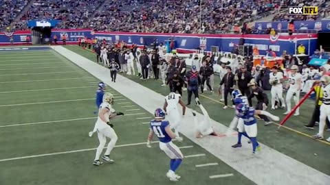 Derek Carr injured as he tries to jump for the 1st down