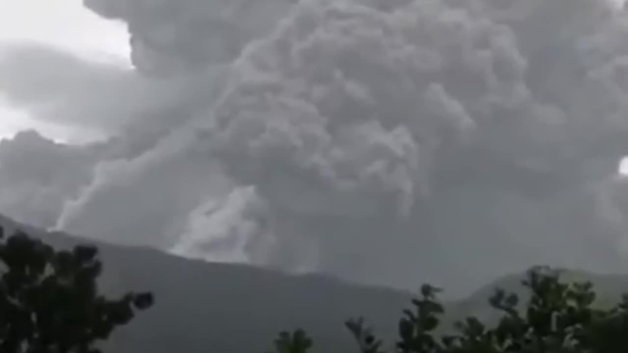 ERUPTION OF THE SAN CRISTOBAL VOLCANO