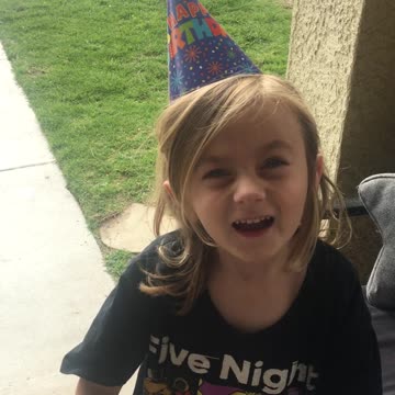 Royce telling Storys