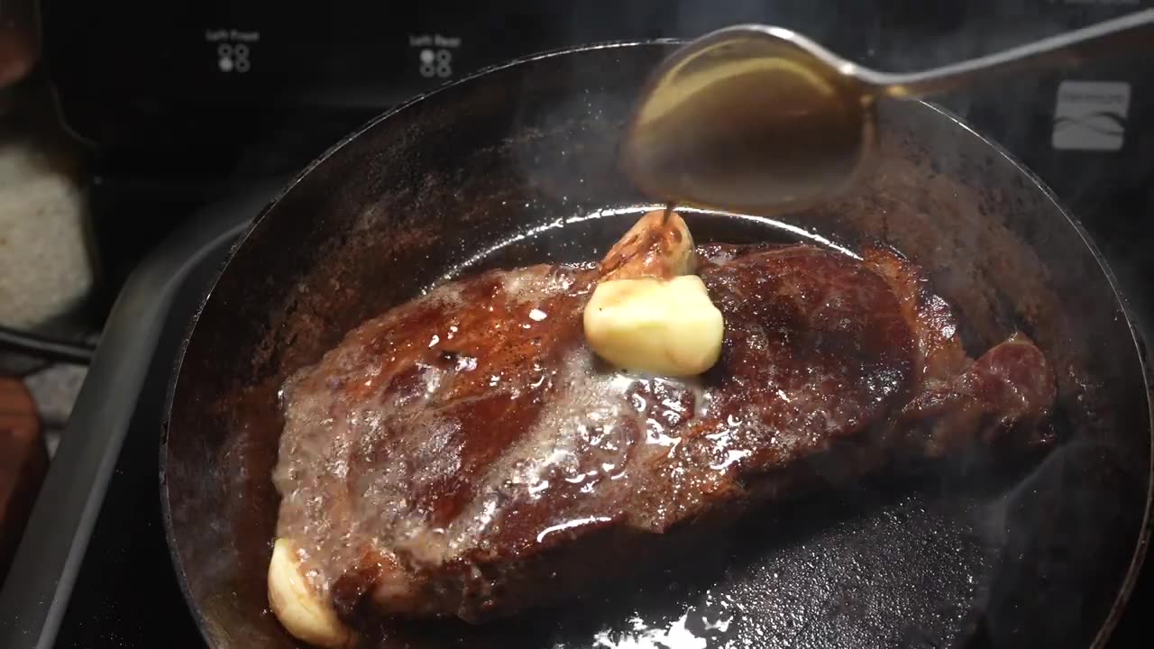 Cooking Steak and Potatoes: A Simple Steak House Dinner at Home