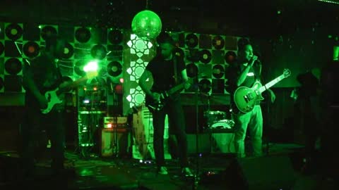 Air - Love Conquers All - Live @Crobar