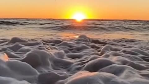 A Slice of Paradise: Short Videos of Sunsets and Ocean Waves 🌅🌊 #shorts #ocean #waves #sunsetlover