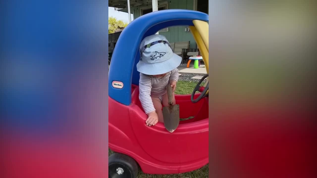 Top_Funniest_Baby_Outdoor_Moments_-_Cute_Baby_Videos_#3).mp4