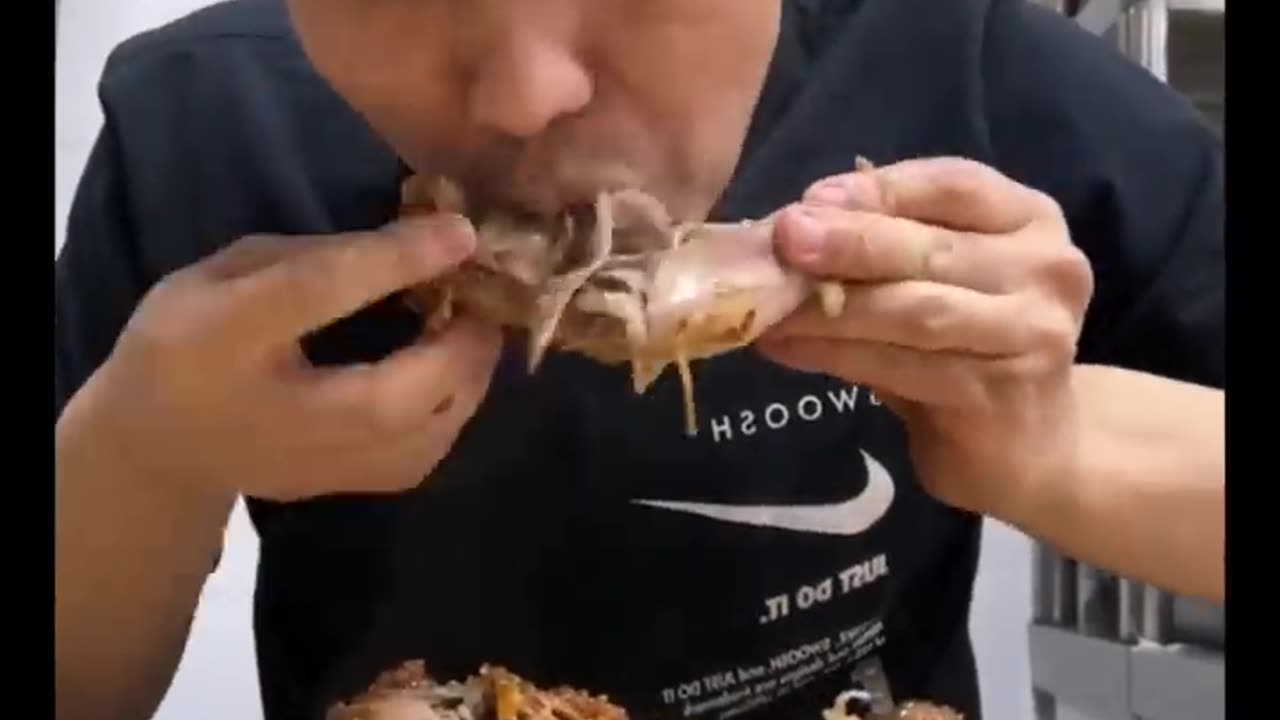 ASMR eating food [ Chinese food love] eating 🐐 head it's yummy