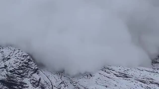 Huge Avalanche Strikes Nepal’s Manaslu Base Camp