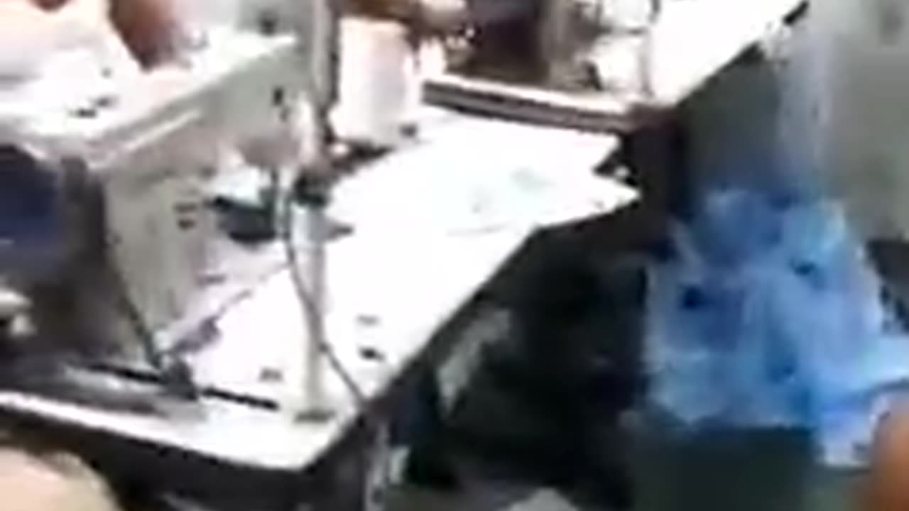 Αυτές τις μάσκες μας έλεγαν οι “ειδικοί” να φοράμε μέχρι και στον ύπνο μας;