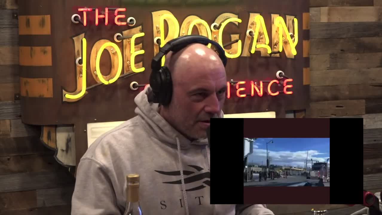 Joe Rogan Mentions the trucker convoy that is heading to Ottawa: '[Canada] is in revolt'