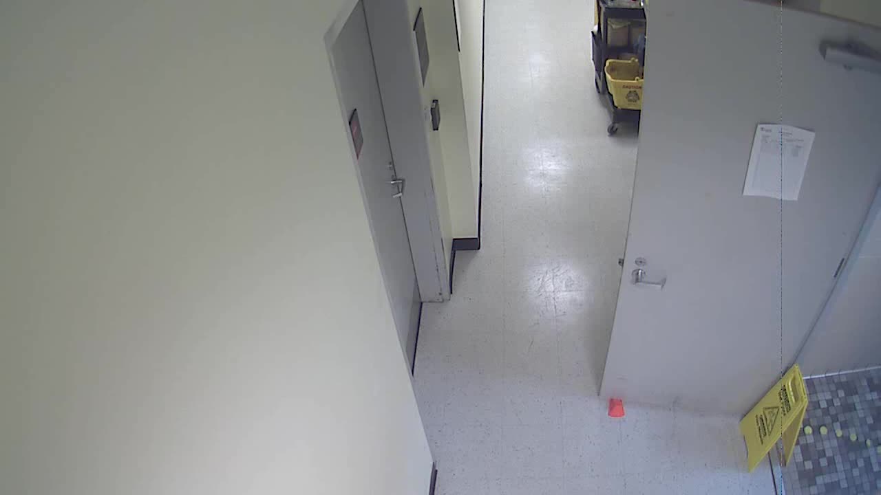 8802VZN06Elevator_2021-01-06_09h00min02s733ms.mp4