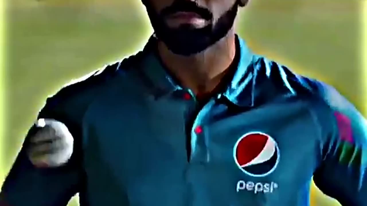Virat Kohli suprisingly catched the ball and audience are shocked😝😝