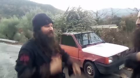 ΕΔΩ ΠΟΥ ΔΕΝ ΥΠΆΡΧΕΙ...