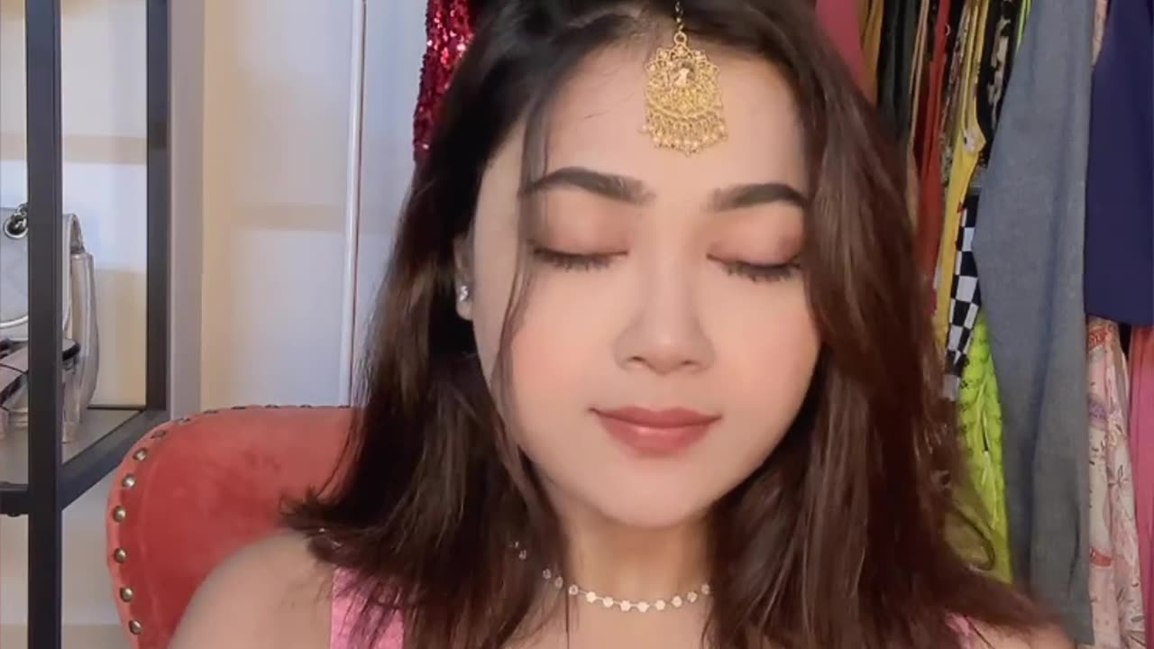 Pandit Ji Mera Hath Dekhr Btao Naa Mera Bhawisya Me Kya Hai