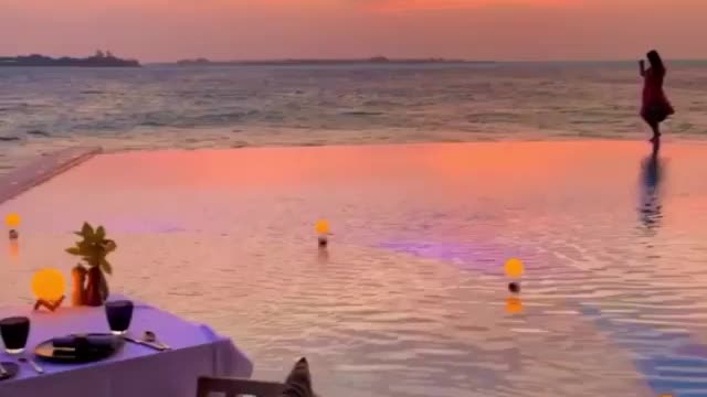 Private romantic dinner in Maldives 😍