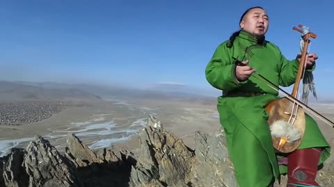 Mongolian Throat Singing - Chinggis Khaanii Magtaal - Batzorig Vaanchig