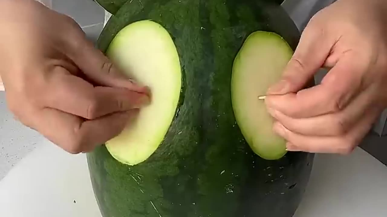 How to Carve Fruit Very Fast and Beauty