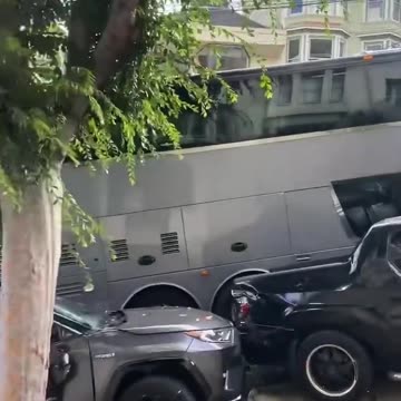 Google's "100% Battery Electric" bus lost power on a hill in San Francisco,