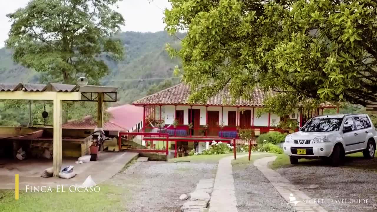 Colombia Coffee Farm - Visiting a coffee plantation in Salento