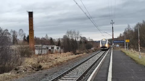 Piechowice Dolne pociągi IC, Polregio,KD