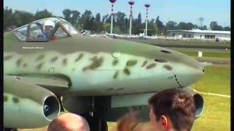 Messerschmitt Me 262 "Schwalbe" - First Flight Over Berlin after 61 Years, Historical Footage!