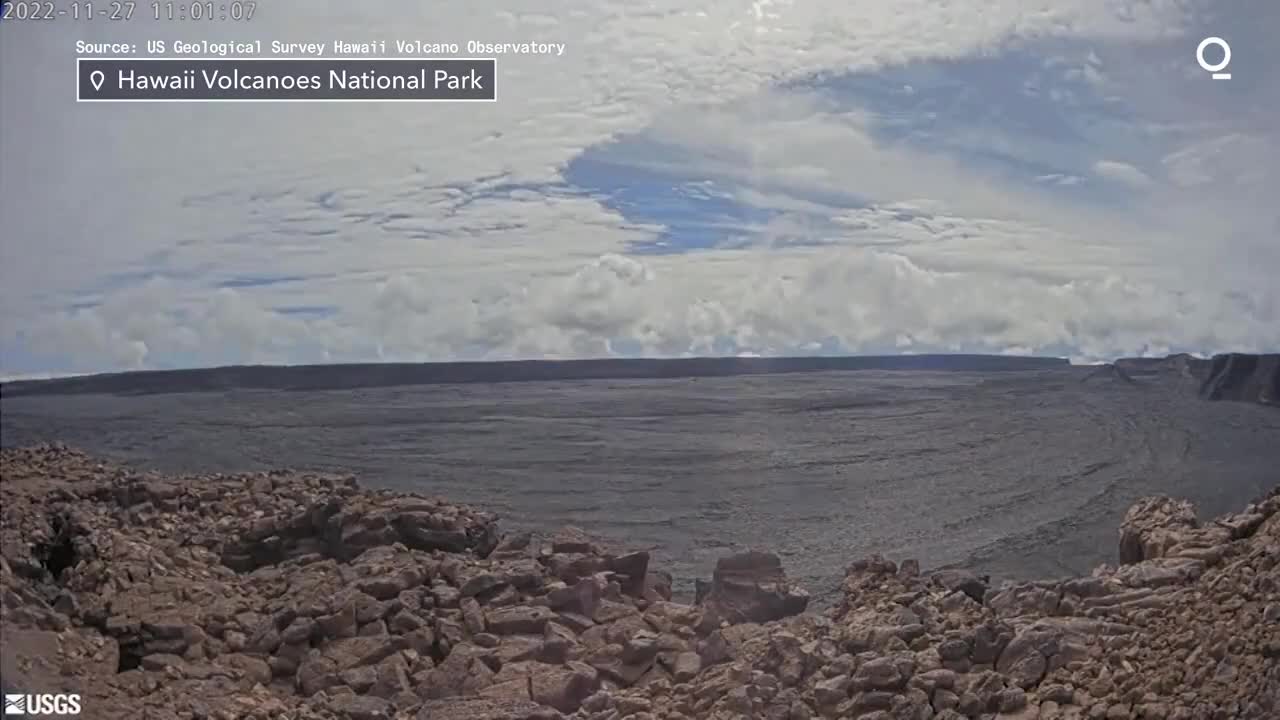 Timelapse of Hawaii’s Mauna Loa Volcano Eruption