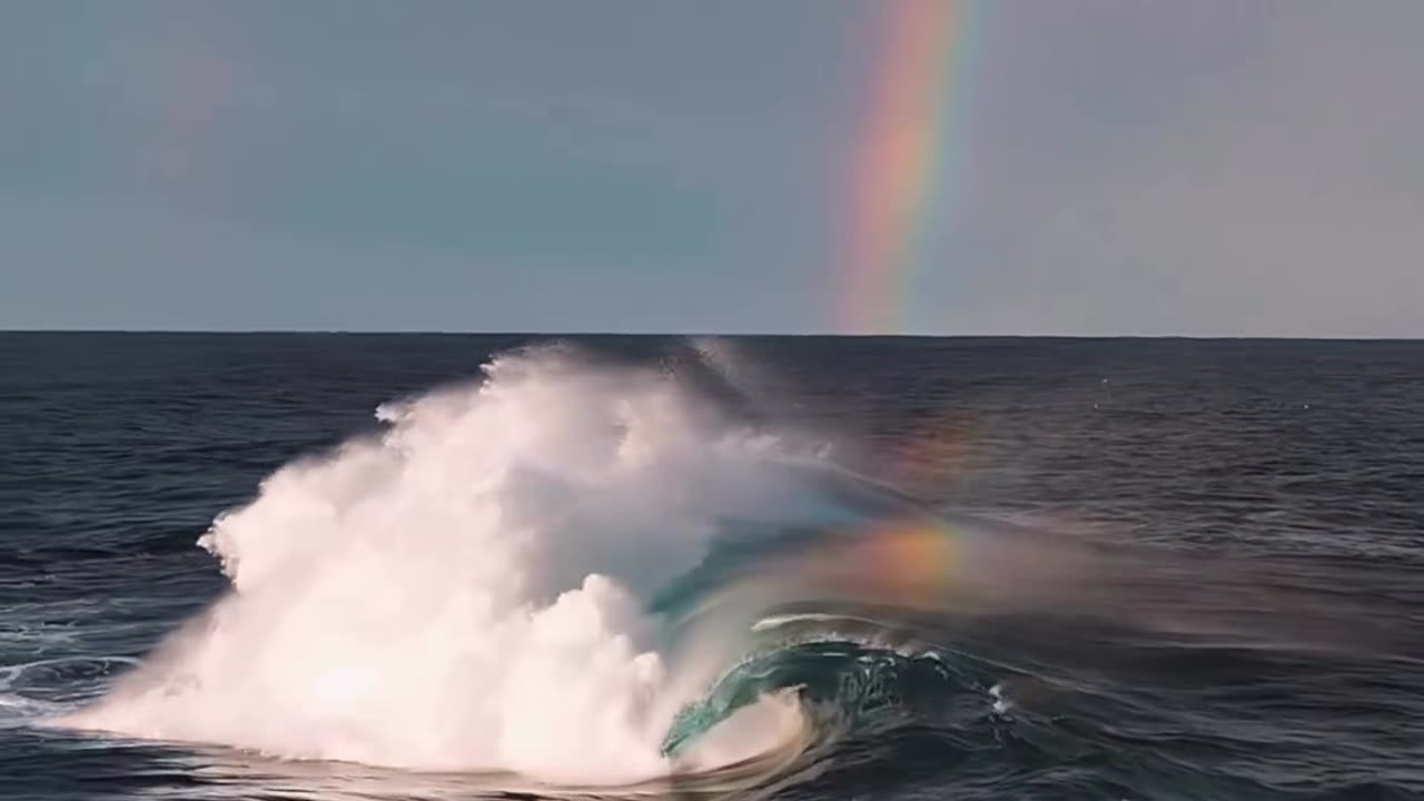 this the most breathtaking wave you’ve ever seen 🥺🌊🌈