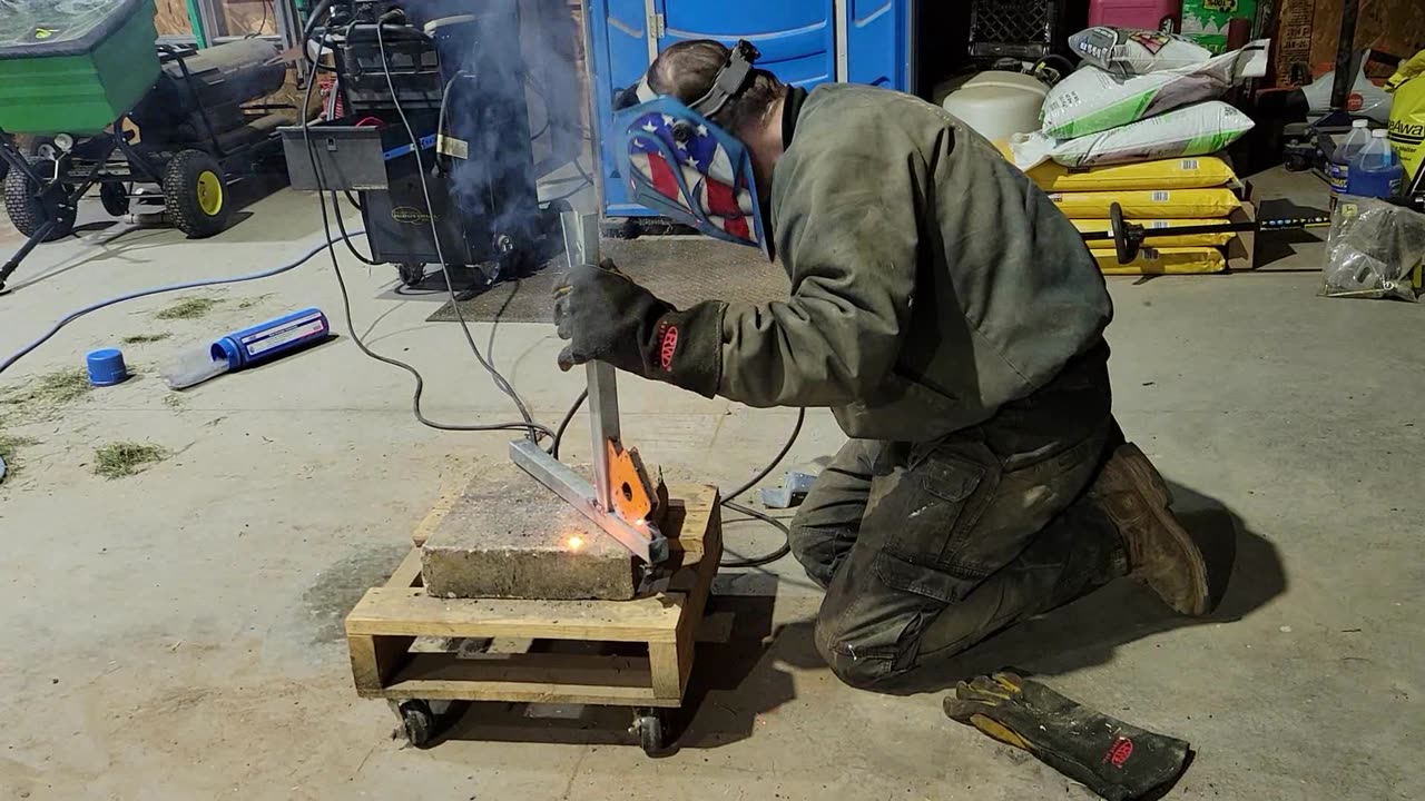 DIY Head Stand for Goats or Sheep