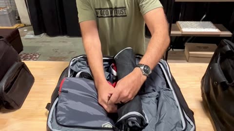 León Duffel Enhanced Functionality