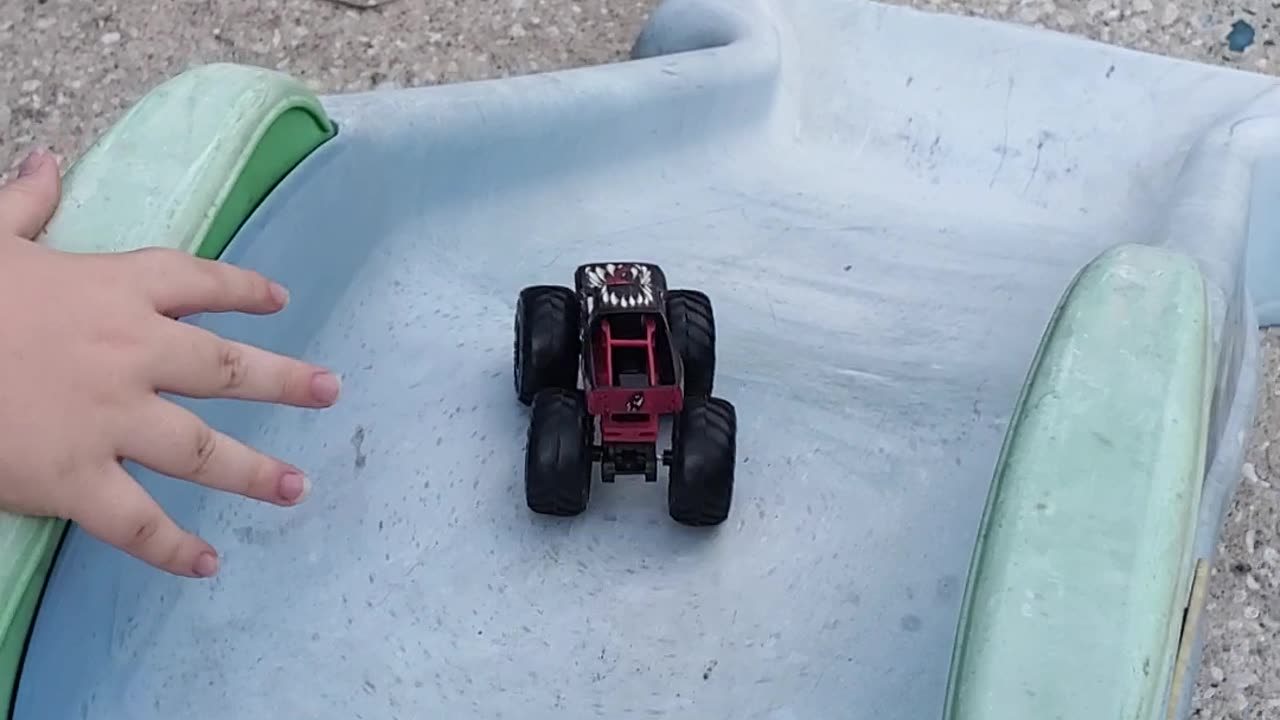 Hot Wheels WWE Finn Bálor Monster Truck - Slide Test