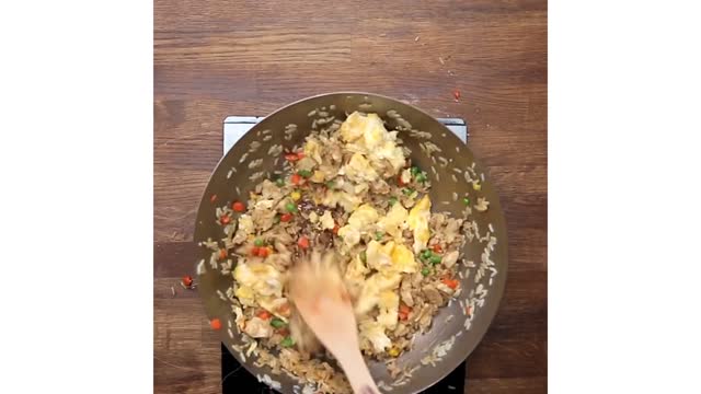 CHINESE CHICKEN FRIED RICE