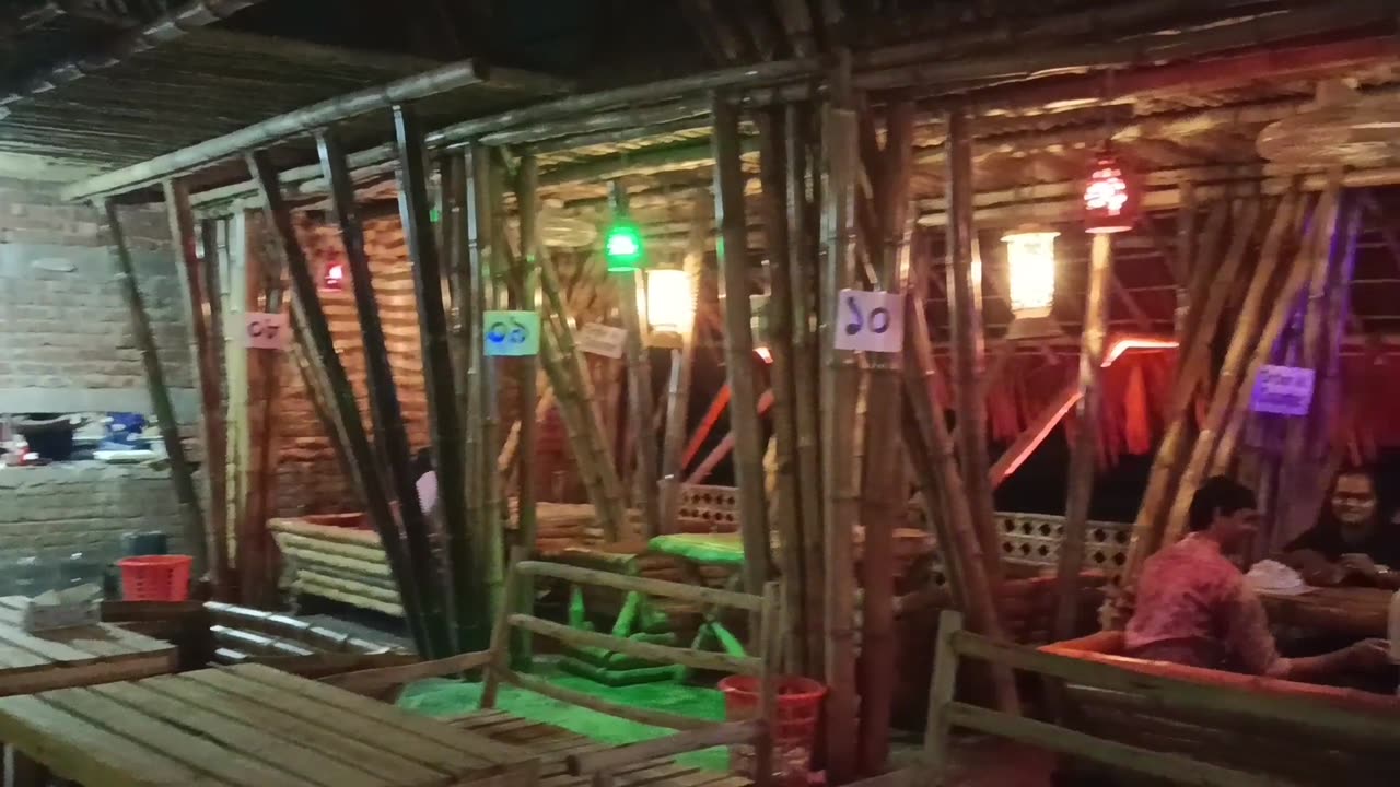 ১৩ হাজার বাস দিয়ে বানানো