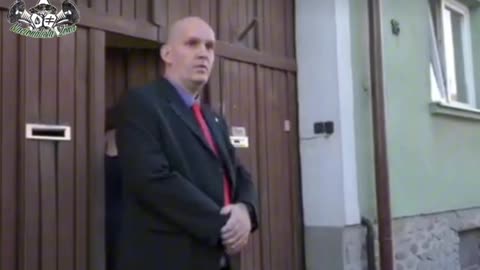 Elkergették az idióta antifát