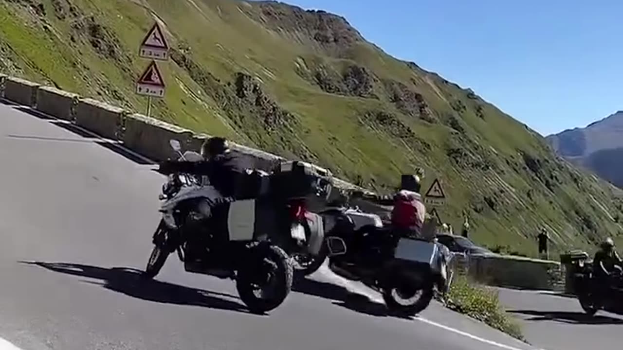 FailArmy When you lean into the curve instead of the on the gas 🤦‍♂️🏍️