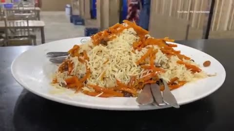 Only the Brave Dare to Try These Extreme Pakistani Street Foods!