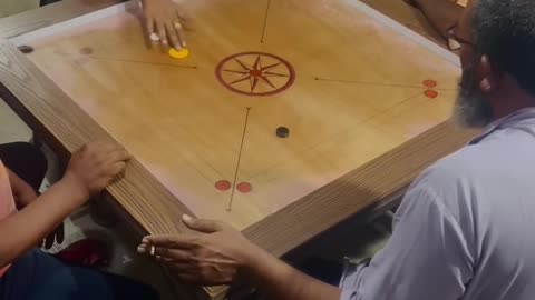 Carrom king 👑 guy’s dekho 3 no goti Kese liya hai #viral #youtuber #youtubeshorts #youtube