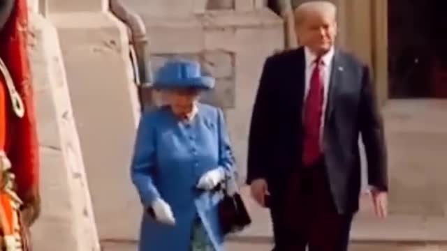 Donald trump funny moments with Queen Elizabeth - Trump #trump #elizabeth