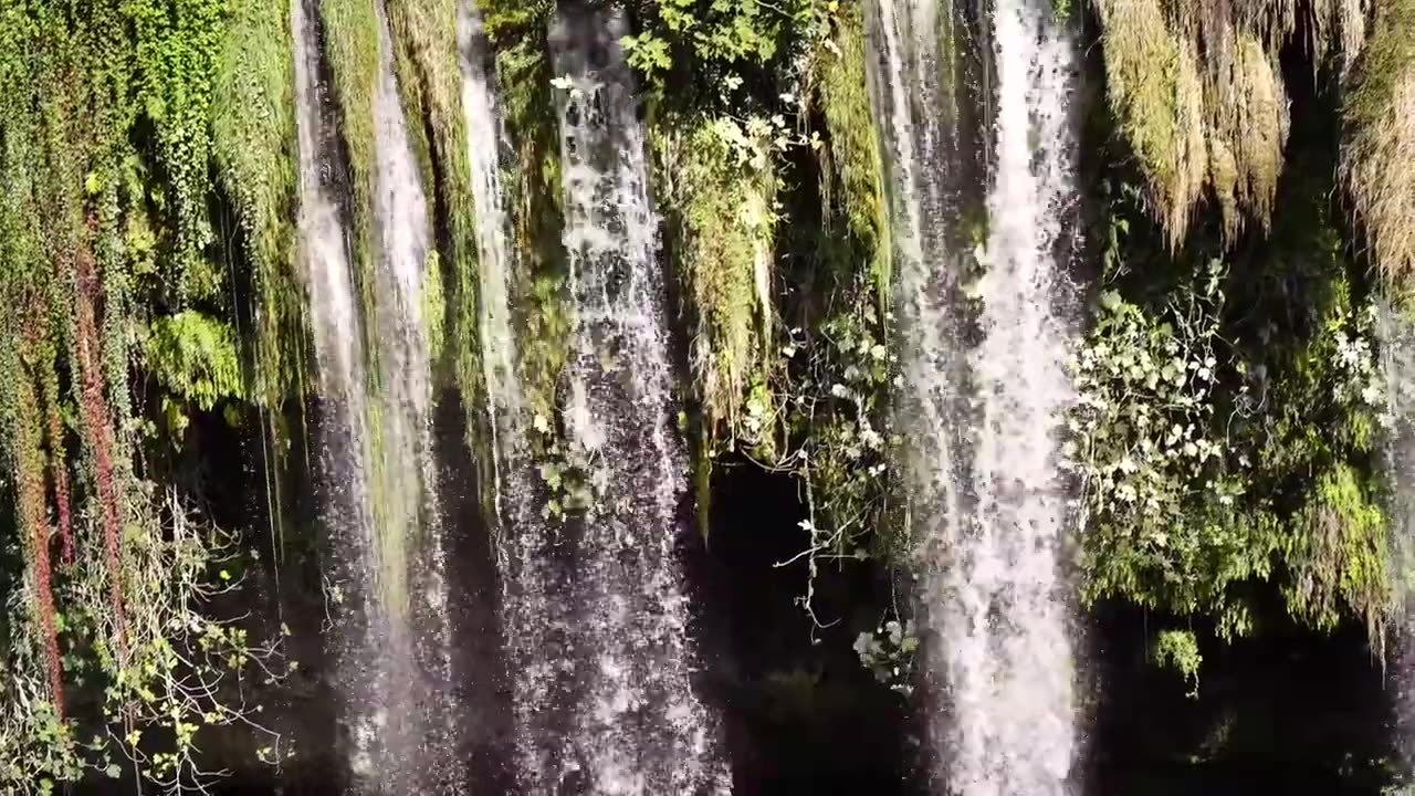 "Discovering the Wonders of Nature: A Tour of the World's Most Beautiful Landscapes"