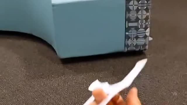 Making a paper boomerang