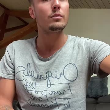 [French Audio] A citizen expresses his refusal to be injected with a product against his will