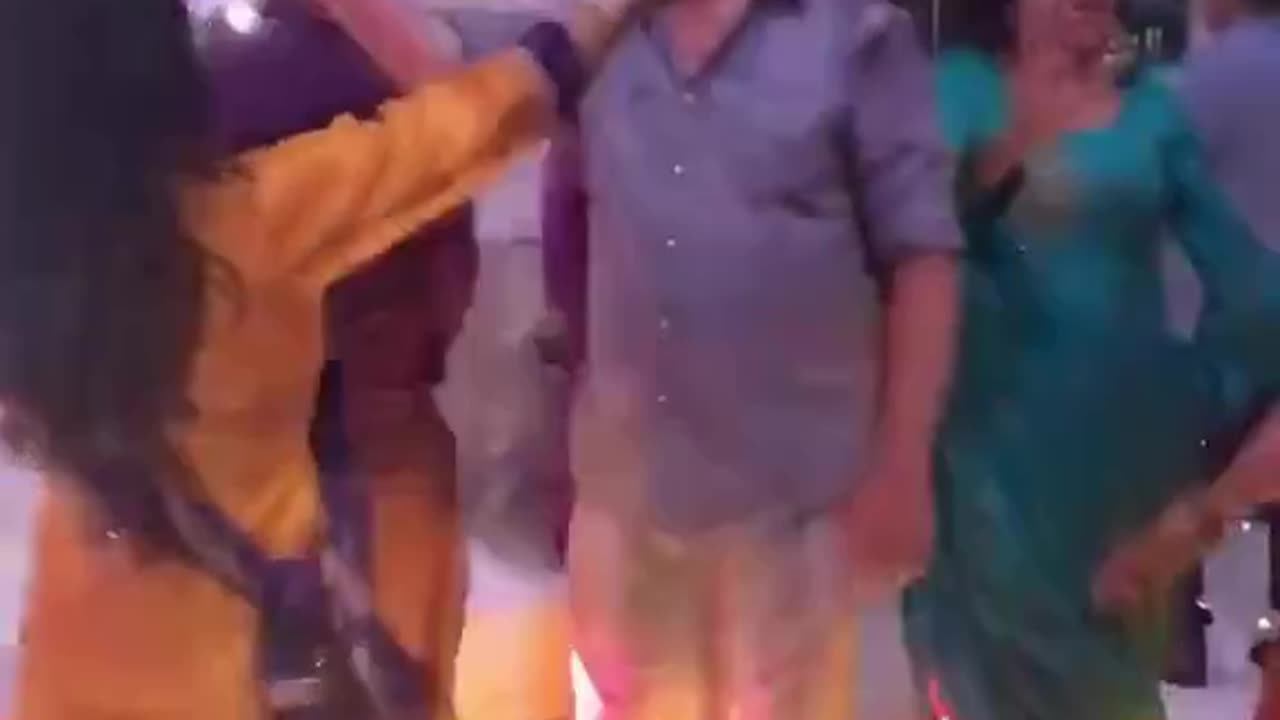 Mundeya to bach ke rahi